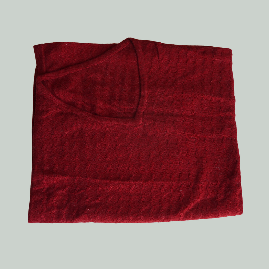Poncho - med CASHMERE - dyb rød - Kabelstrik